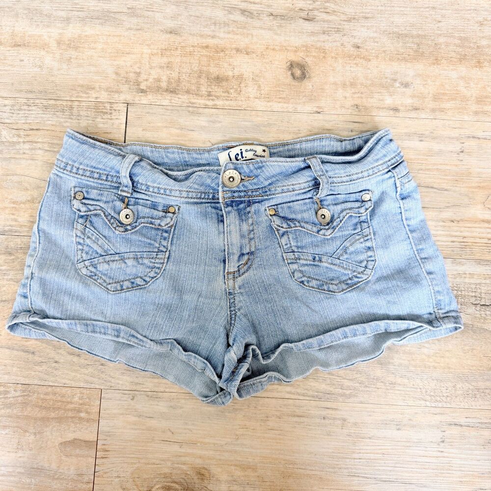 Y2K LEI Low Rise Denim Shorts Light Wash Mini Festival 27 Waist Vintage Small